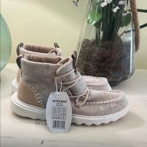 HEYDUDE Reyes Boot Wool Light Grey Women's Boots | Comfortable & Light-Weight